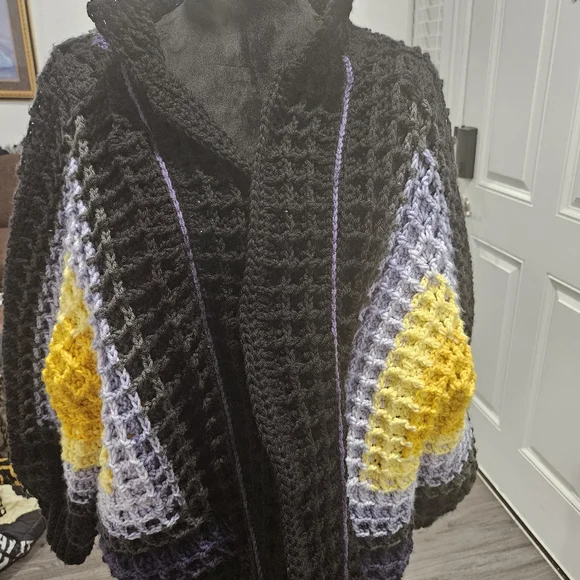 Artisanal Elegance: Handcrafted Crocheted Cardigan by Sela the Yarnweaver - Picture 5 of 5